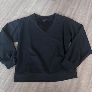 Athleta Sweatshirt Seasoft V-Neck Pullover in Black
